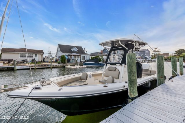 29 Green Island Road, Toms River, NJ 08753