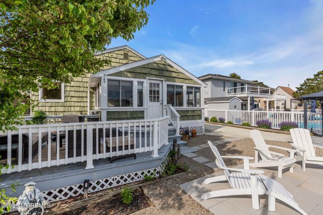 29 Green Island Road, Toms River, NJ 08753
