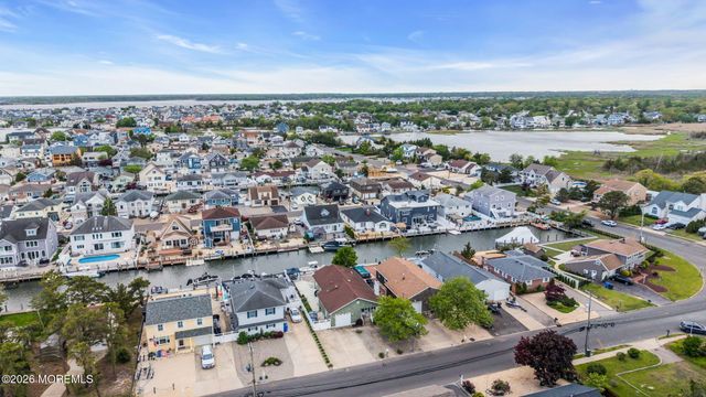 29 Green Island Road, Toms River, NJ 08753