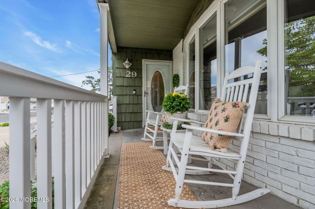 29 Green Island Road, Toms River, NJ 08753