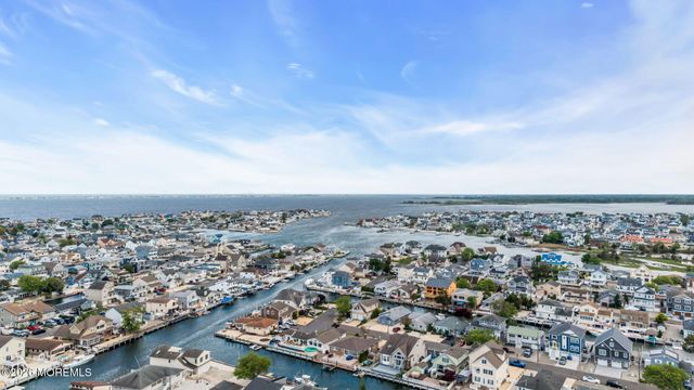 29 Green Island Road, Toms River, NJ 08753