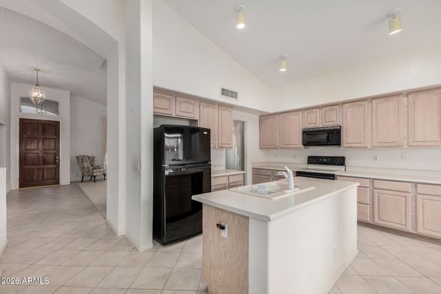 6558 E ROLAND Street, Mesa, AZ 85215