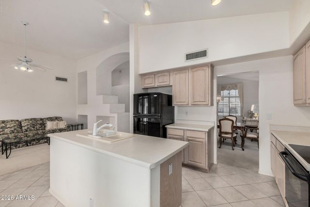 6558 E ROLAND Street, Mesa, AZ 85215