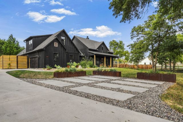 316 Zion Forest Trail, Poolville, TX 76487