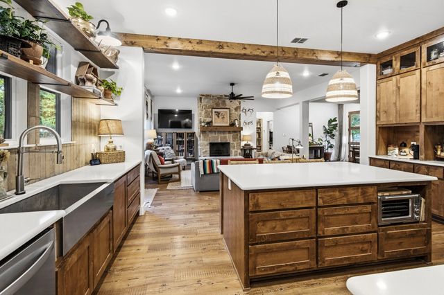 316 Zion Forest Trail, Poolville, TX 76487