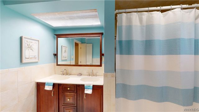 570 68th Street, Niagara Falls, NY 14304
