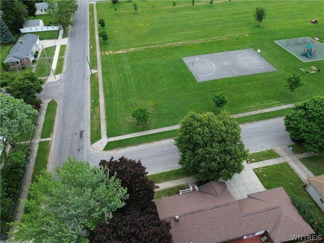 570 68th Street, Niagara Falls, NY 14304