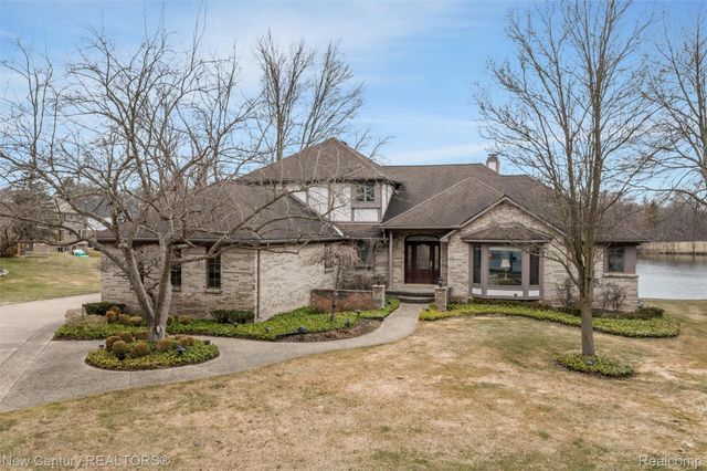 1759 Poplar Court, Troy, MI 48098