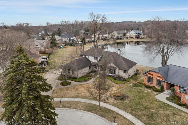 1759 Poplar Court, Troy, MI 48098