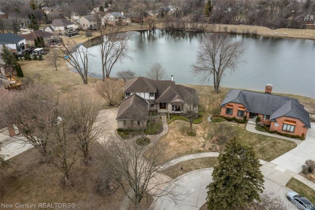 1759 Poplar Court, Troy, MI 48098