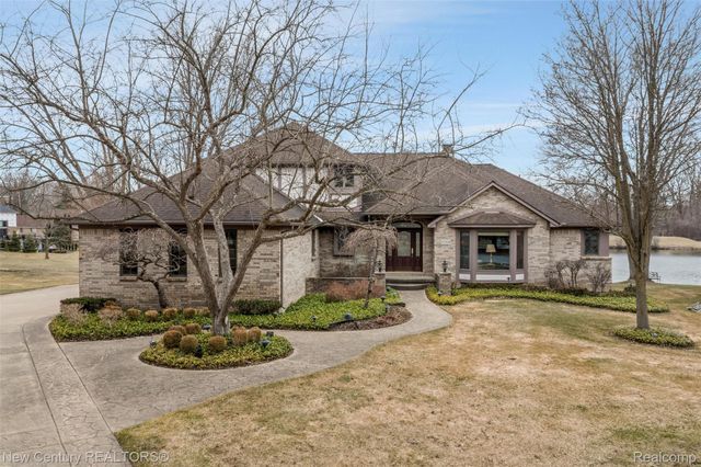 1759 Poplar Court, Troy, MI 48098