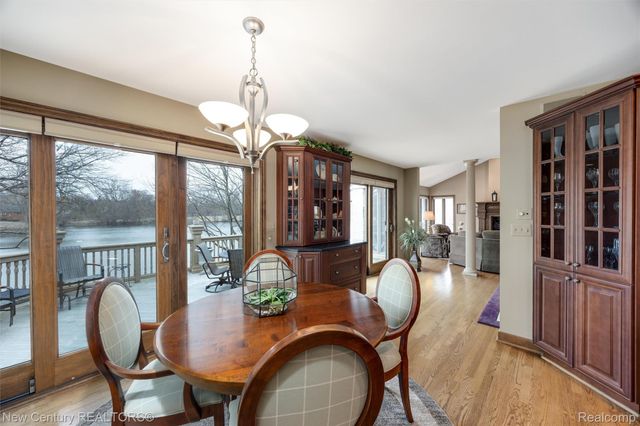 1759 Poplar Court, Troy, MI 48098