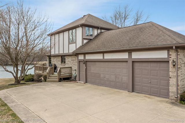 1759 Poplar Court, Troy, MI 48098