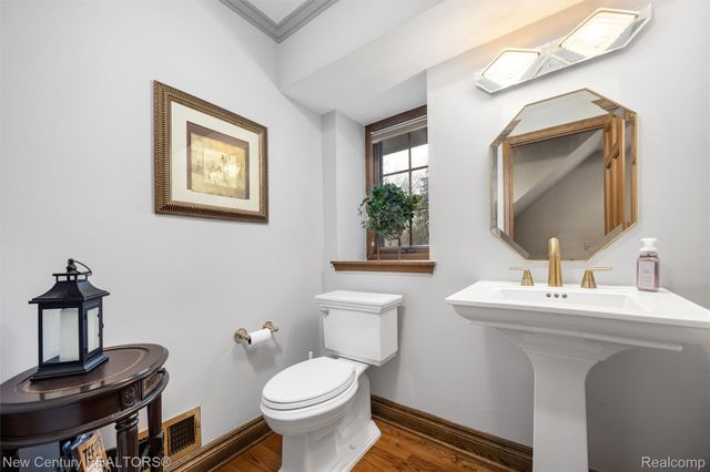 1759 Poplar Court, Troy, MI 48098