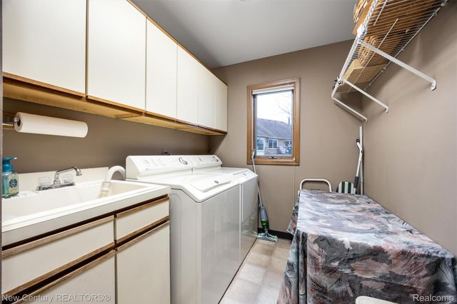 1759 Poplar Court, Troy, MI 48098