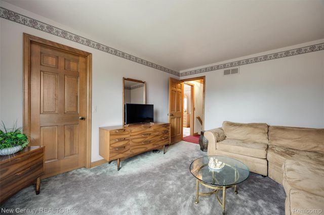 1759 Poplar Court, Troy, MI 48098