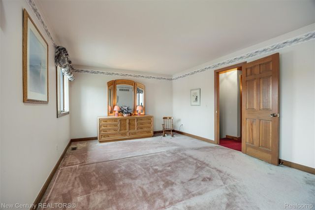 1759 Poplar Court, Troy, MI 48098