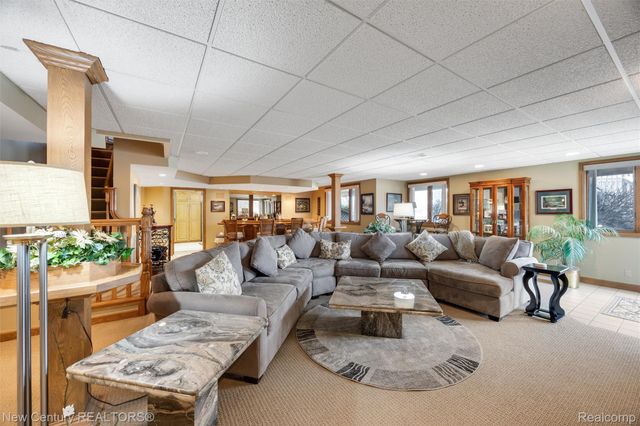 1759 Poplar Court, Troy, MI 48098