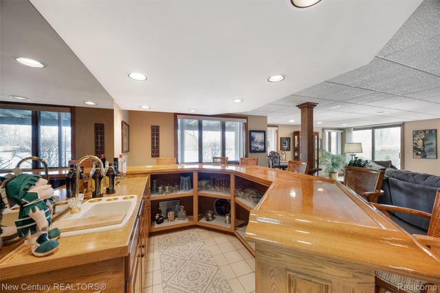 1759 Poplar Court, Troy, MI 48098