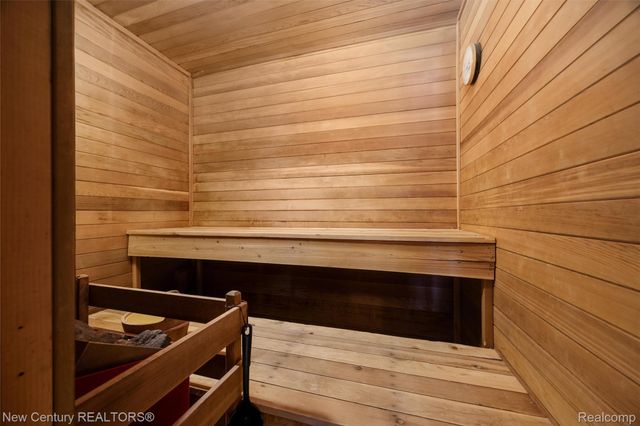 1759 Poplar Court, Troy, MI 48098