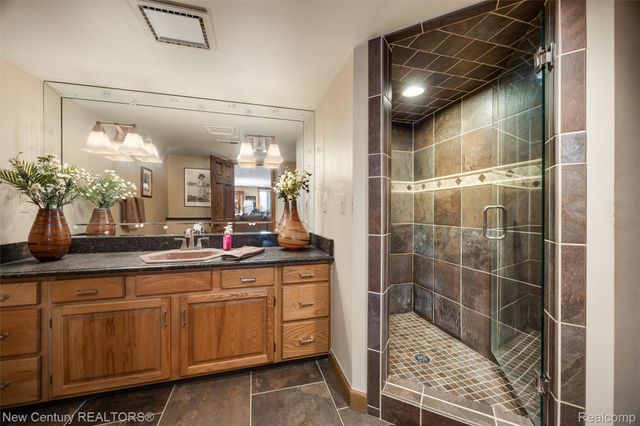 1759 Poplar Court, Troy, MI 48098