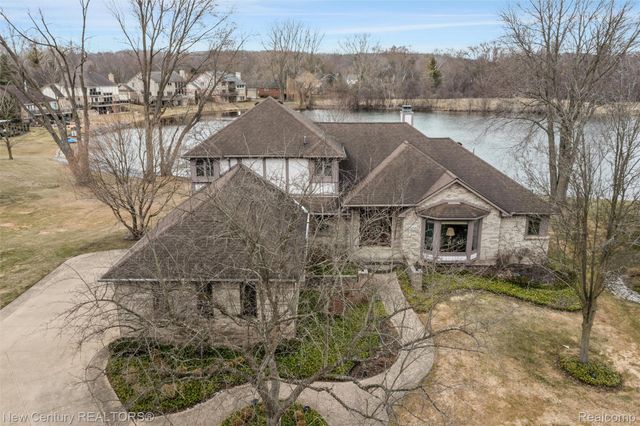 1759 Poplar Court, Troy, MI 48098