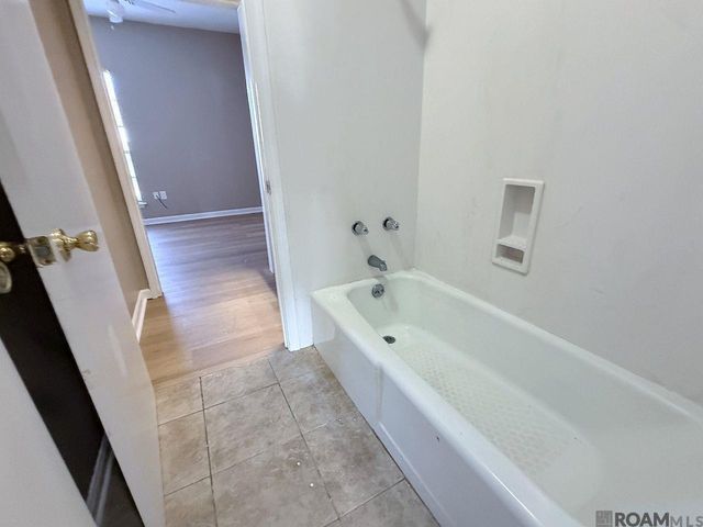 5083 Cumberland Cove Dr, Baton Rouge, LA 70817
