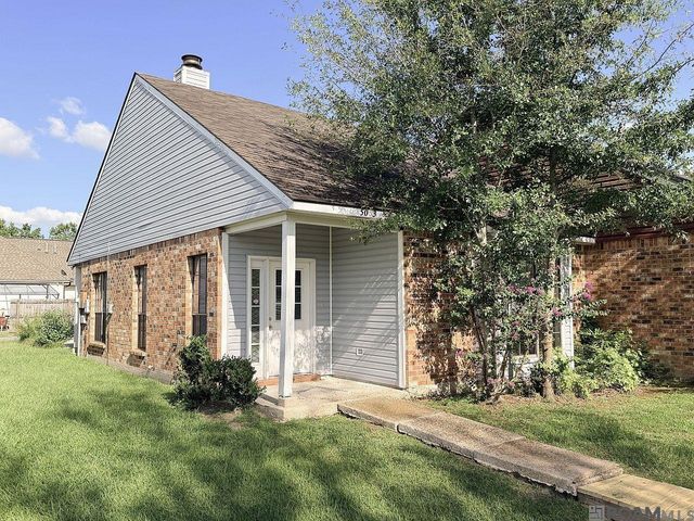 5083 Cumberland Cove Dr, Baton Rouge, LA 70817
