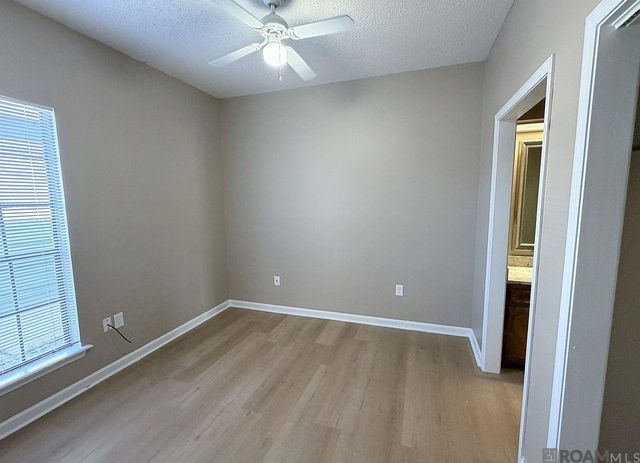 5083 Cumberland Cove Dr, Baton Rouge, LA 70817