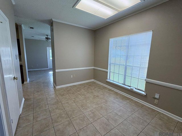 5083 Cumberland Cove Dr, Baton Rouge, LA 70817