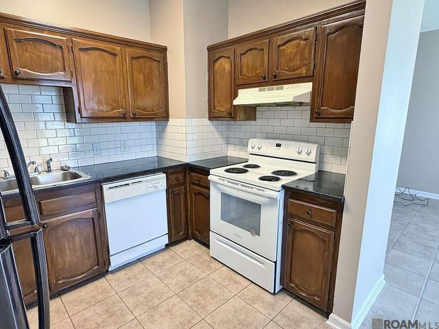 5083 Cumberland Cove Dr, Baton Rouge, LA 70817