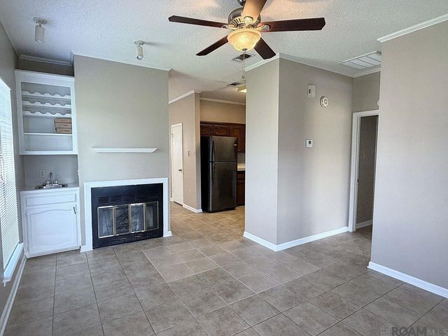 5083 Cumberland Cove Dr, Baton Rouge, LA 70817