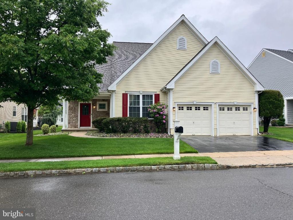 14 MORNING GLORY DR, Marlton, NJ 08053