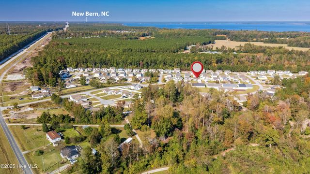 445 Peregrine Ridge Drive, New Bern, NC 28560