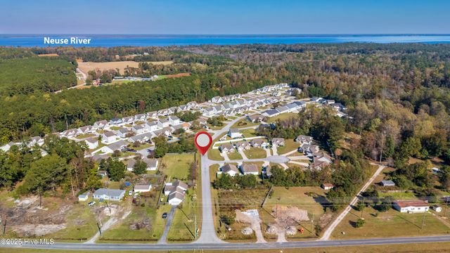 445 Peregrine Ridge Drive, New Bern, NC 28560