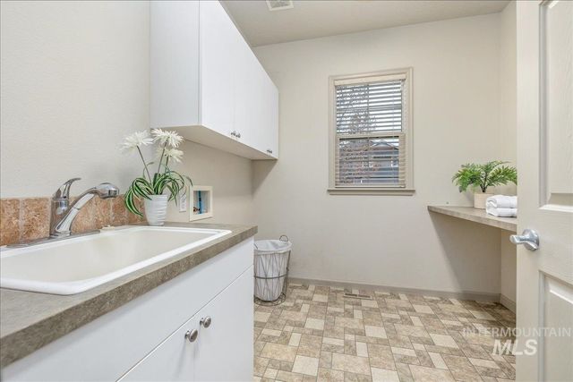 1300 W Barrymore Dr, Meridian, ID 83646