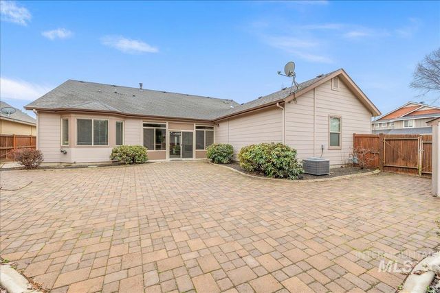 1300 W Barrymore Dr, Meridian, ID 83646