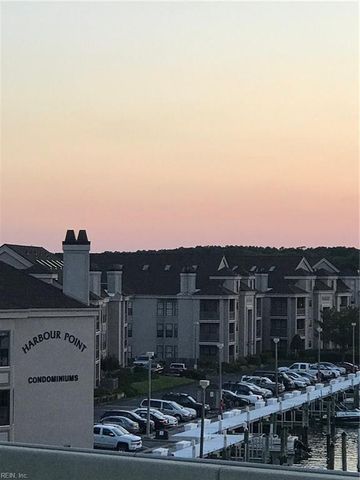 409 Harbour Pt Apt 305, Virginia Beach, VA 23451