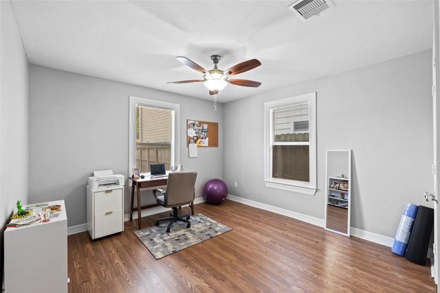 4201 Marina Street, Houston, TX 77007