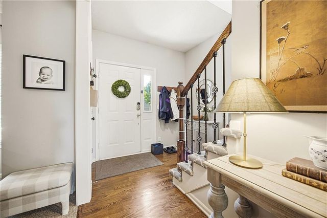15516 Glenwood Avenue, Overland Park, KS 66223