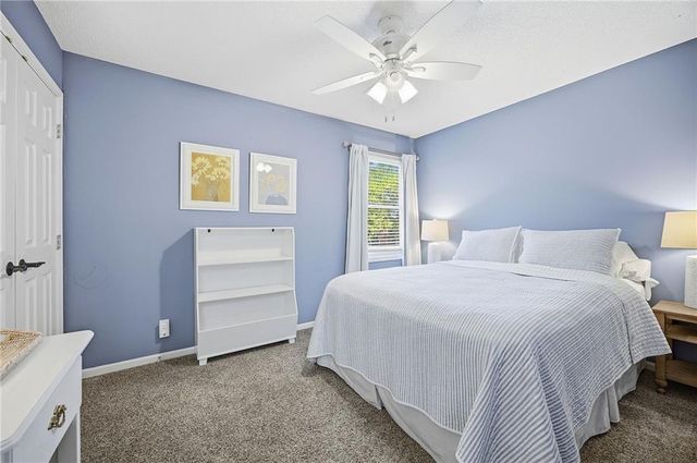 15516 Glenwood Avenue, Overland Park, KS 66223