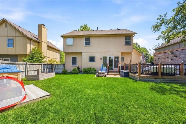 15516 Glenwood Avenue, Overland Park, KS 66223