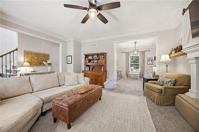 15516 Glenwood Avenue, Overland Park, KS 66223