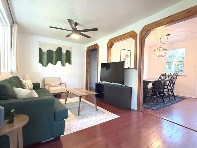 505 E 4th ST, Georgetown, TX 78626