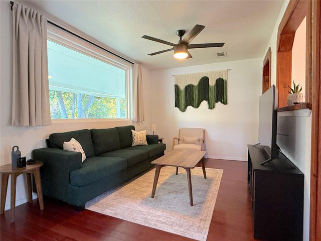 505 E 4th ST, Georgetown, TX 78626