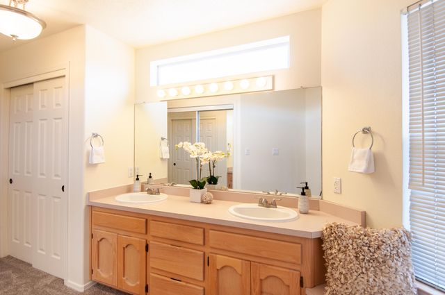 7239 Natalie Janae Lane NE, Albuquerque, NM 87109