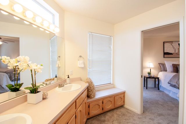 7239 Natalie Janae Lane NE, Albuquerque, NM 87109