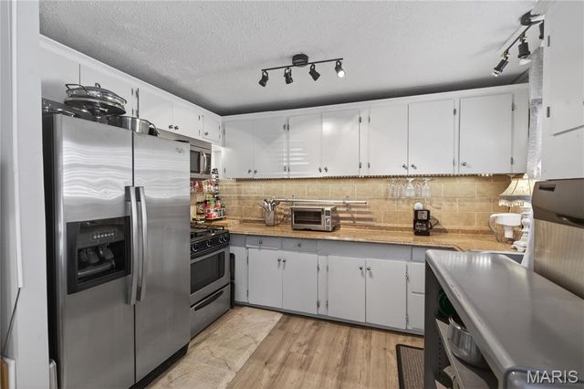 2911 Oak Grove Road, Poplar Bluff, MO 63901