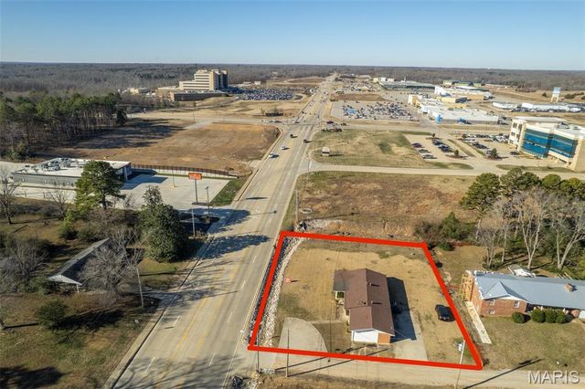 2911 Oak Grove Road, Poplar Bluff, MO 63901