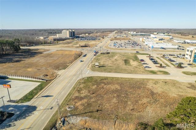 2911 Oak Grove Road, Poplar Bluff, MO 63901